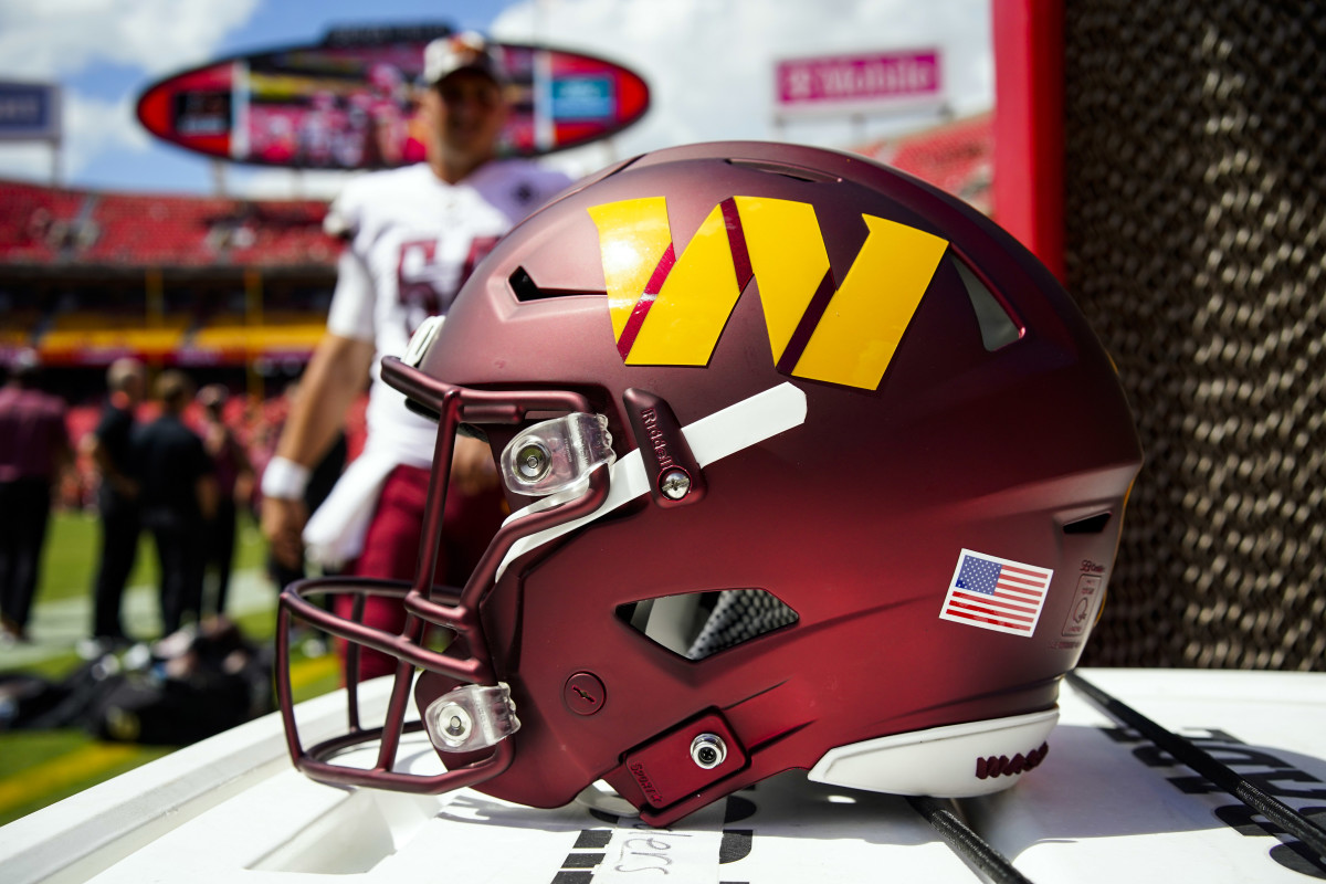 Commanders helmet